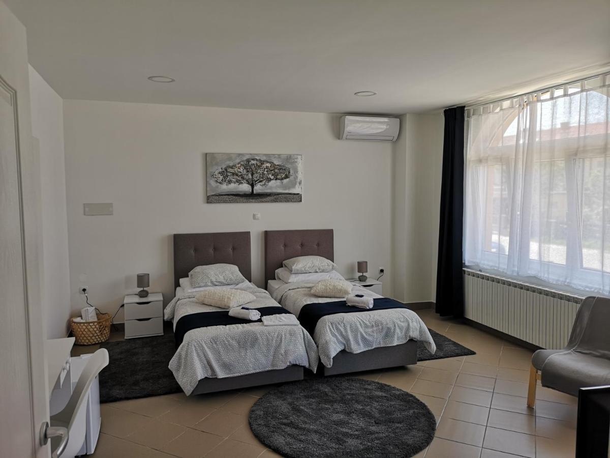 Marko Airport Rooms Velika Gorica Exterior foto